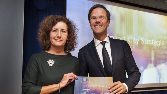 Aanbieden-NL-smart-city-strategie-aan-premier-Rutten